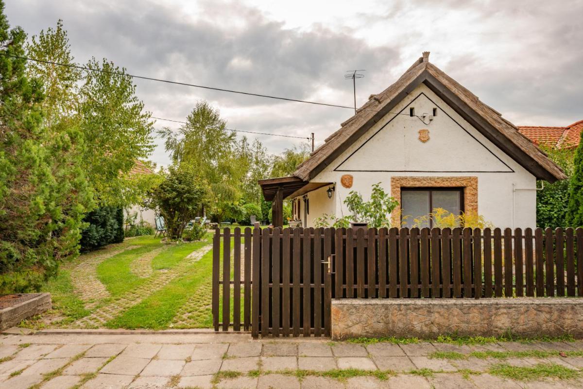Lovely Cottage Home Velence Eksteriør billede